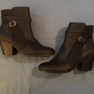 Aerosoles A2 black ankle boots